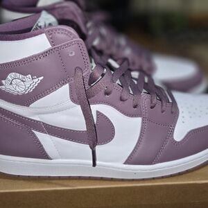 Air Jordan 1 Retro High OG "Mauve/white" Size 13 (Brand New /unworn)